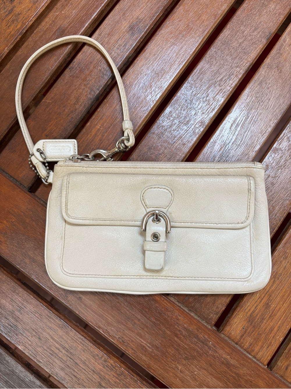 Vintage Coach Soho/Hamptons Ivory White Leather Wristlet Bag Buckle Zip/Snap